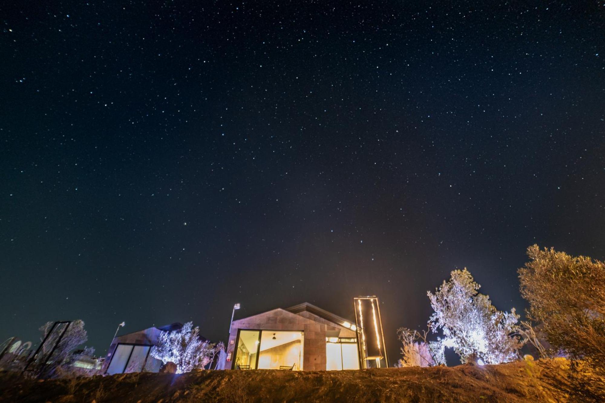 Bajo Estrellas Hotel Contemporaneo Valle de Guadalupe Dış mekan fotoğraf